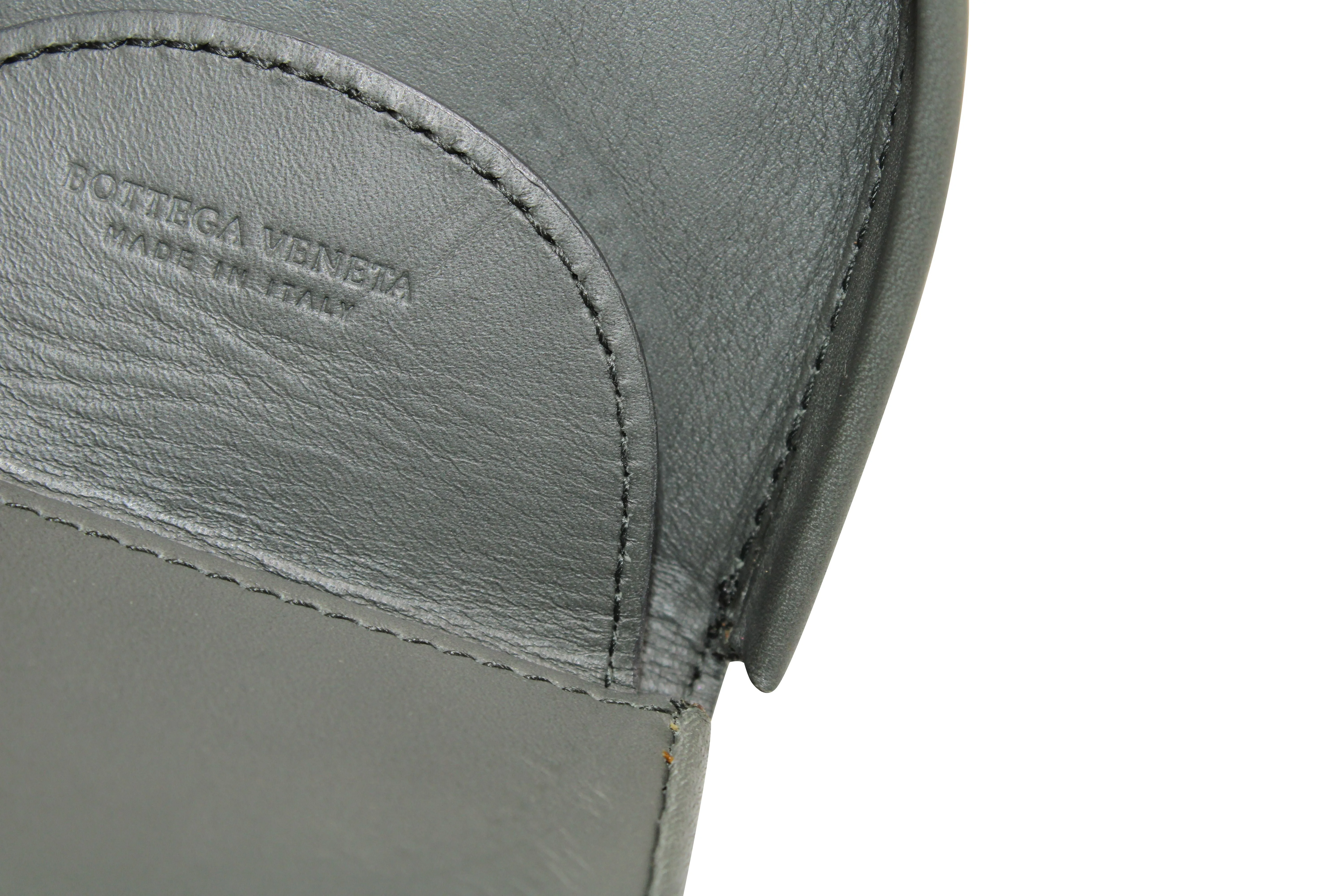 Bottega Veneta Coin Purse in Khaki Leather