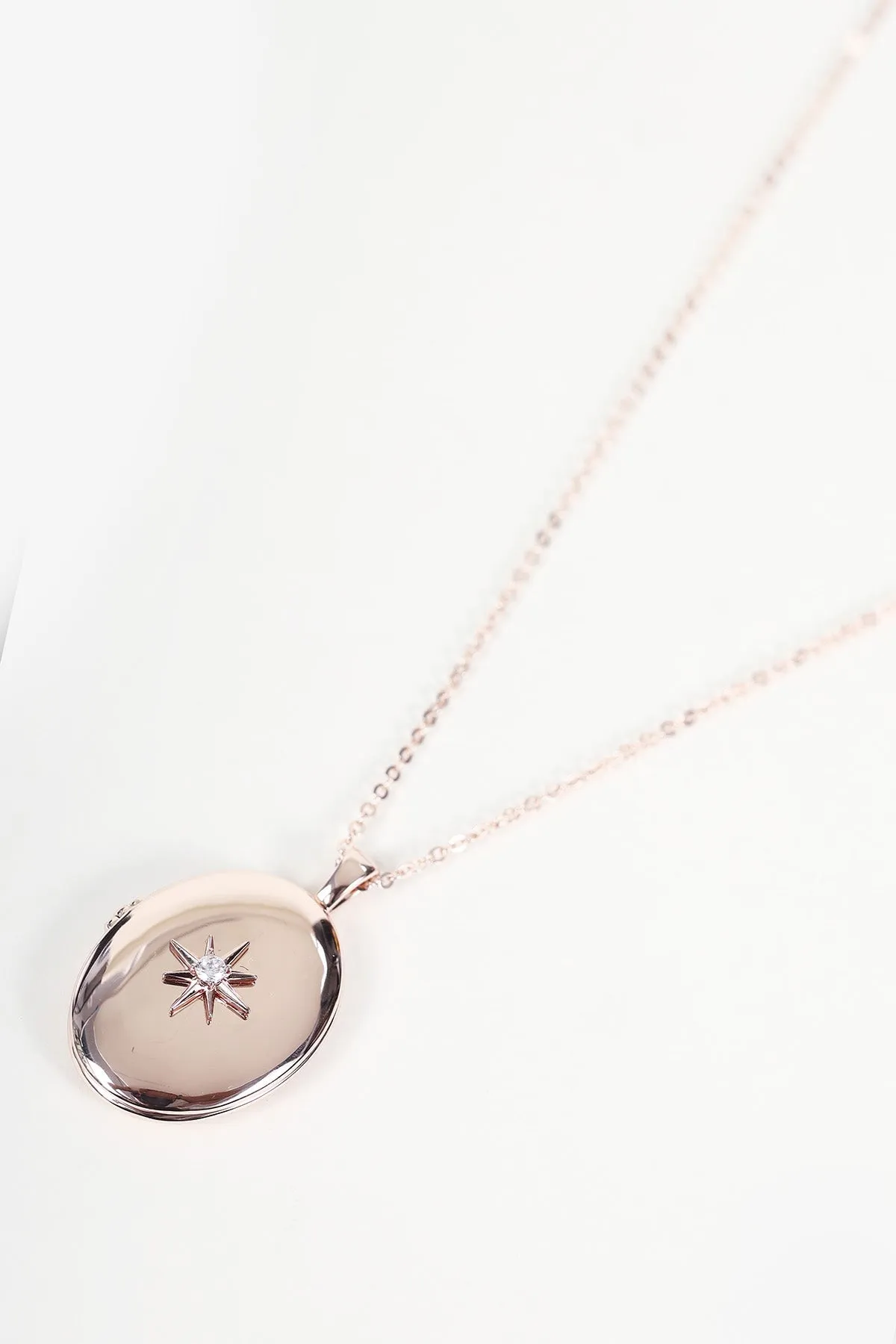 Locket Pendant Necklace in Rose Gold