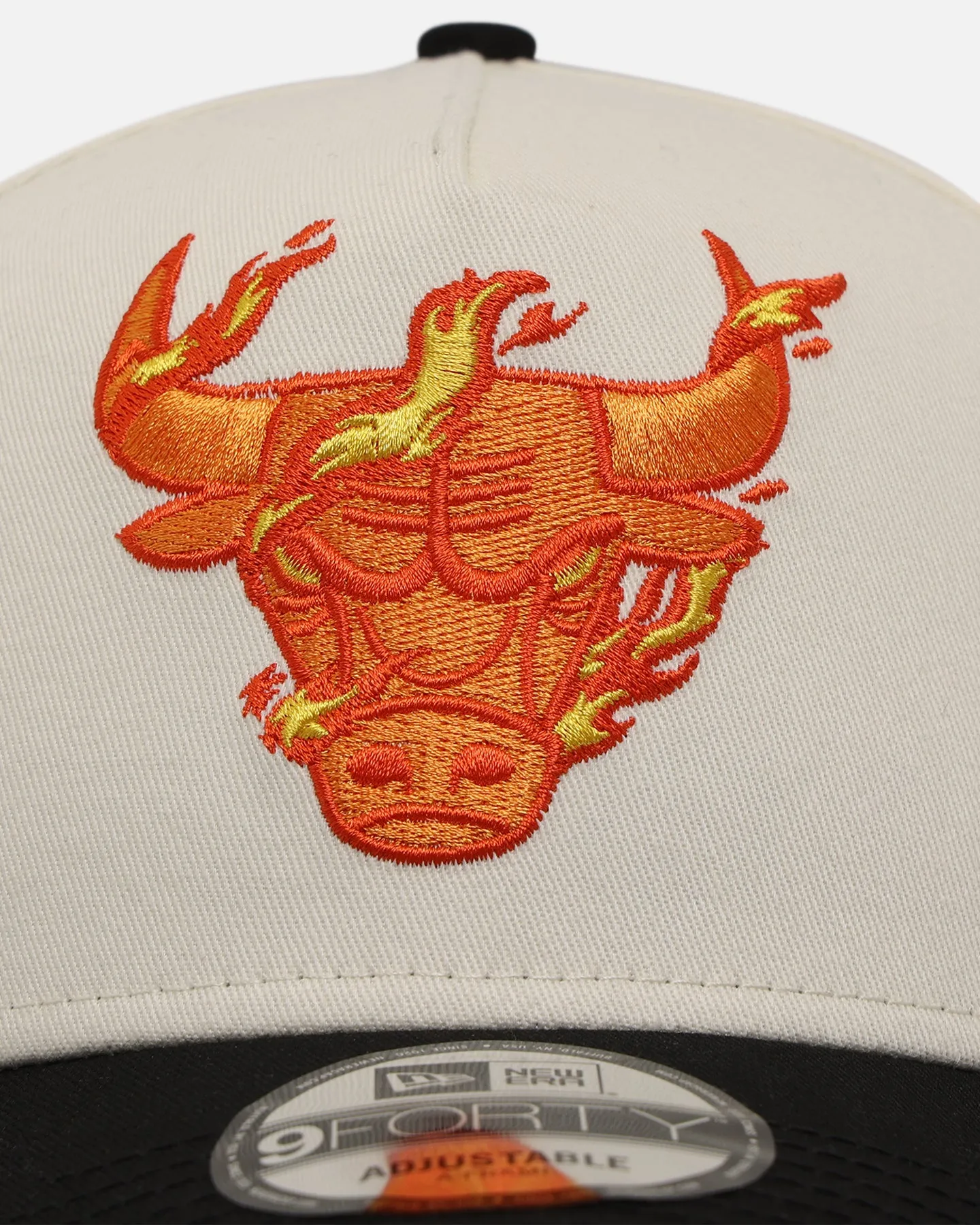 New Era Chicago Bulls 'Flame' 9FORTY A-Frame Snapback Chrome White/Black