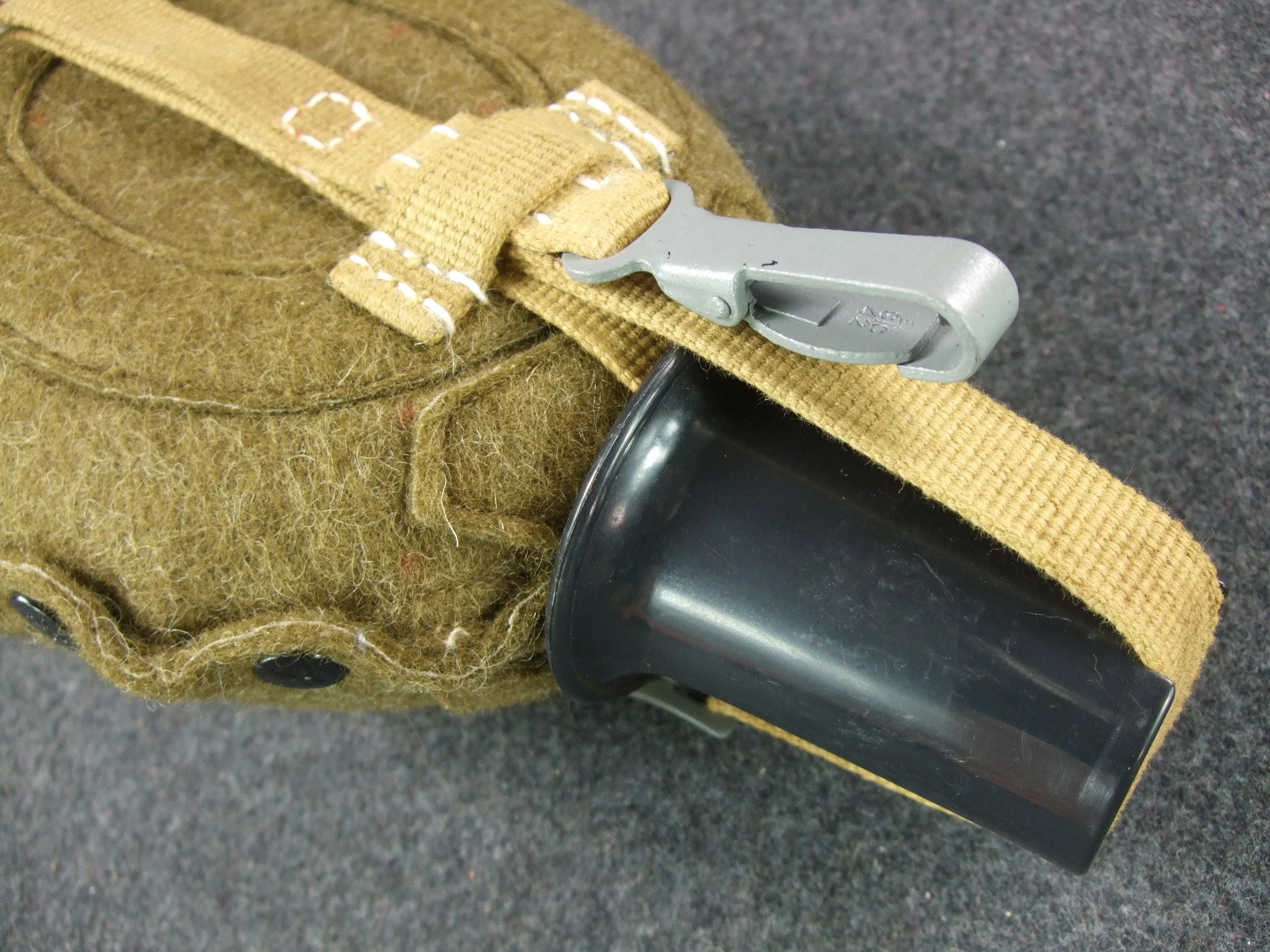 WWII German Afrikakorps Aluminum Canteen   Canvas Harness   Cup   Wool Felt Cover Set