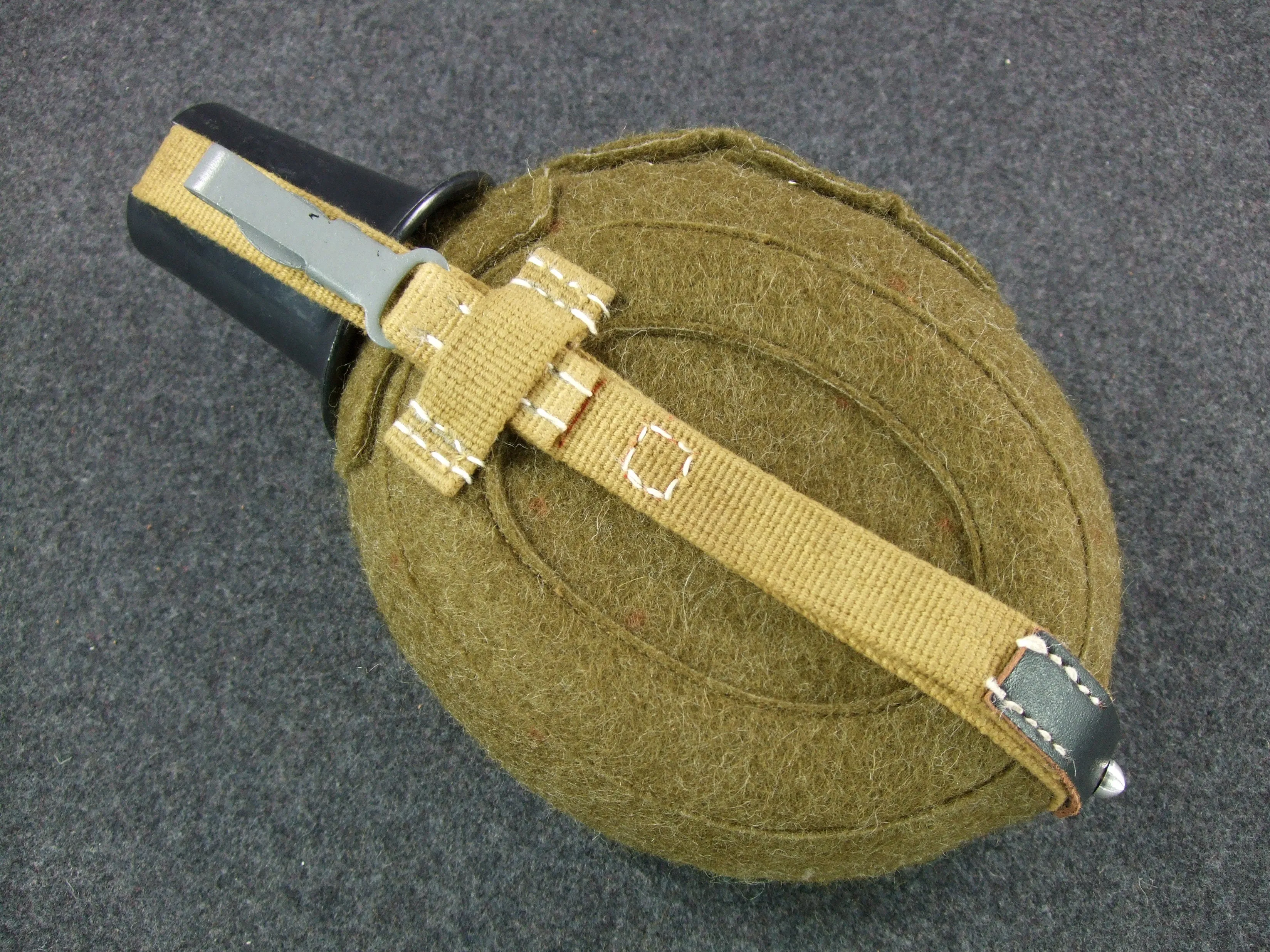 WWII German Afrikakorps Aluminum Canteen   Canvas Harness   Cup   Wool Felt Cover Set